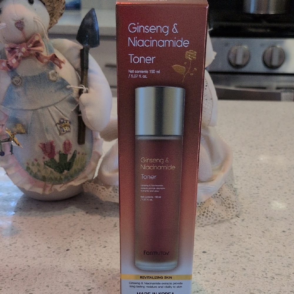 KOREAN Ginseng & Niacinamide Toner - REVITALIZES SKIN